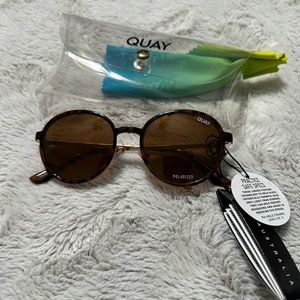 NWT Quay sunglasses